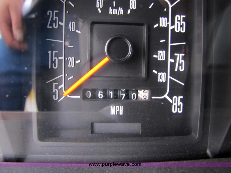 image for item 4767 1990 Ford Econoline E350 ambulance