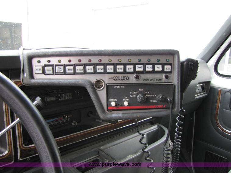 image for item 4767 1990 Ford Econoline E350 ambulance