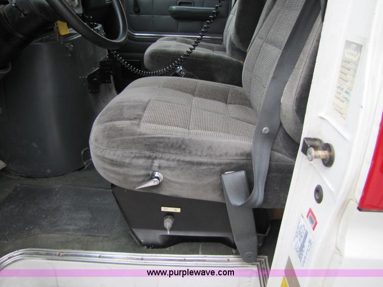 image for item 4767 1990 Ford Econoline E350 ambulance