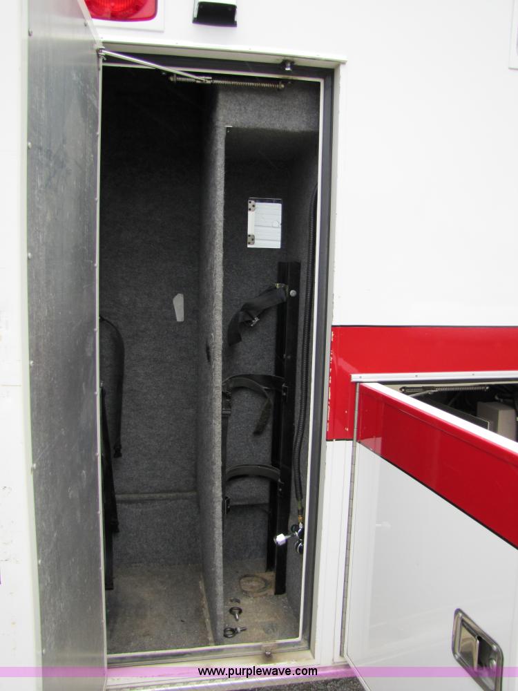 image for item 4767 1990 Ford Econoline E350 ambulance