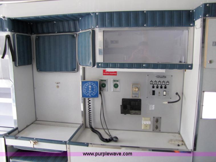 image for item 4767 1990 Ford Econoline E350 ambulance