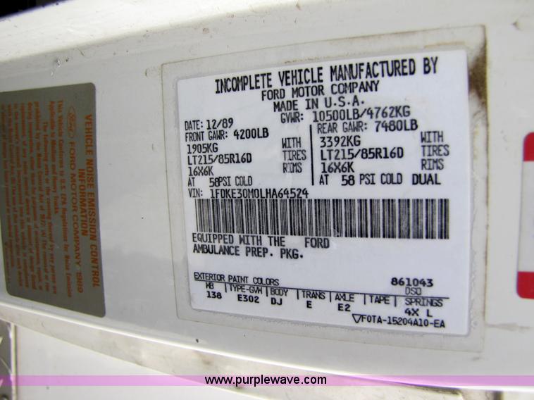 image for item 4767 1990 Ford Econoline E350 ambulance