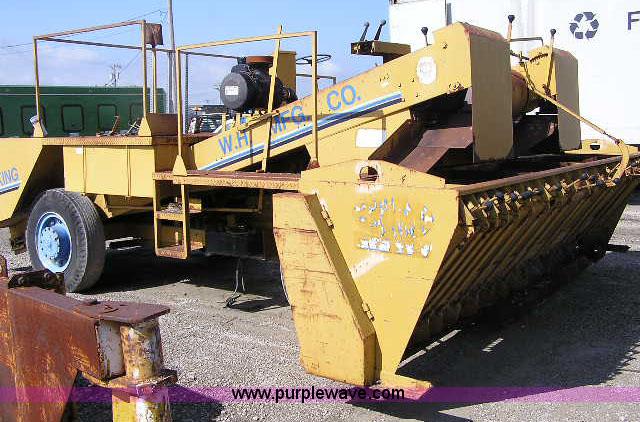 image for item 5132 1992 Spread King chip spreader