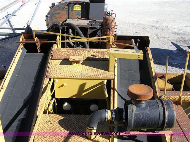 image for item 5132 1992 Spread King chip spreader