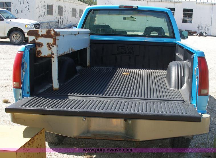 image for item 5135 1994 GMC K1500 Sierra Special pickup truck