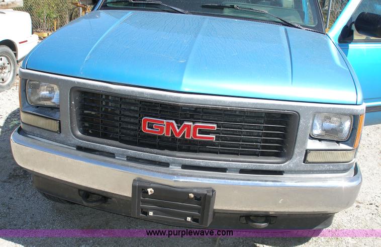 image for item 5135 1994 GMC K1500 Sierra Special pickup truck