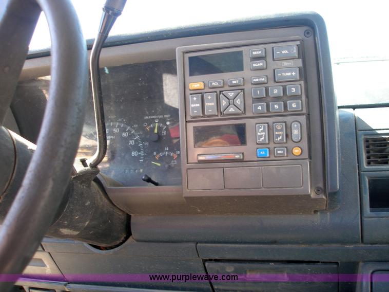 image for item 5135 1994 GMC K1500 Sierra Special pickup truck