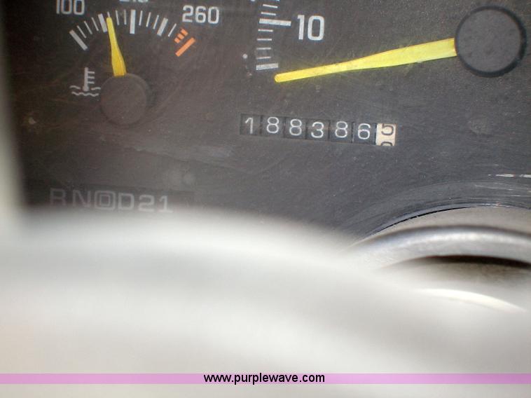 image for item 5135 1994 GMC K1500 Sierra Special pickup truck