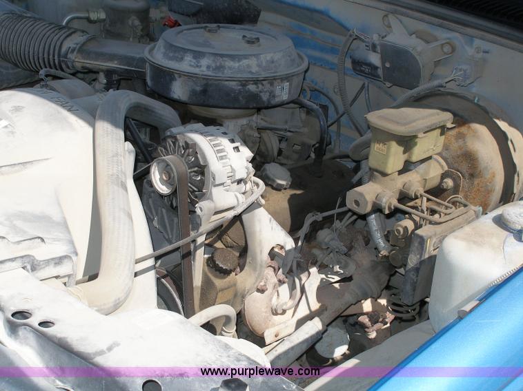 image for item 5135 1994 GMC K1500 Sierra Special pickup truck