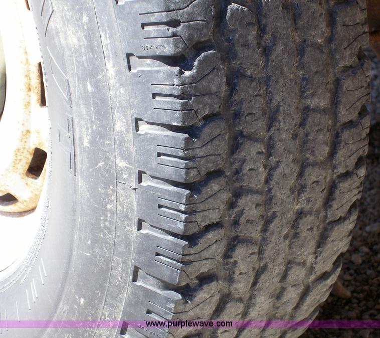 image for item 5135 1994 GMC K1500 Sierra Special pickup truck