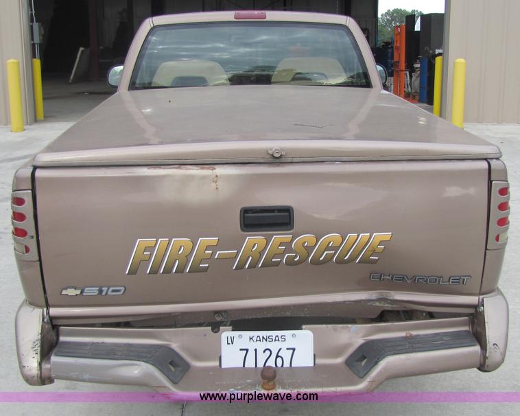 image for item 5212 1996 Chevrolet S10 pickup