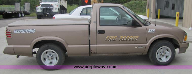 image for item 5212 1996 Chevrolet S10 pickup