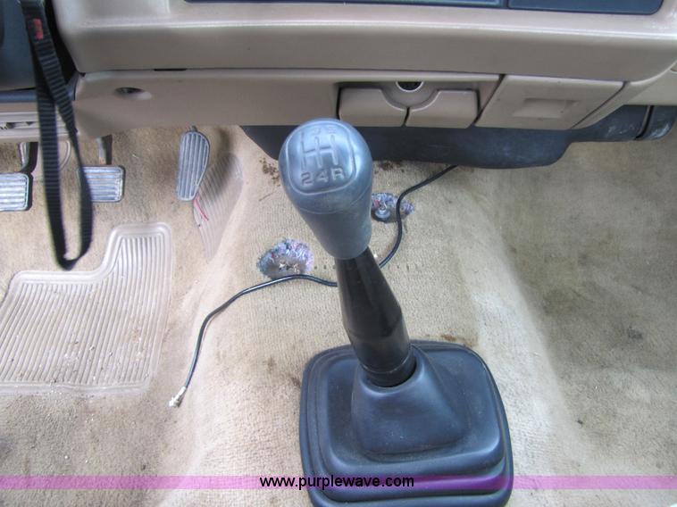 image for item 5212 1996 Chevrolet S10 pickup