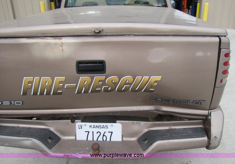 image for item 5212 1996 Chevrolet S10 pickup