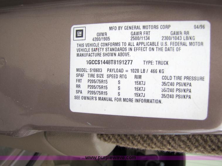 image for item 5212 1996 Chevrolet S10 pickup