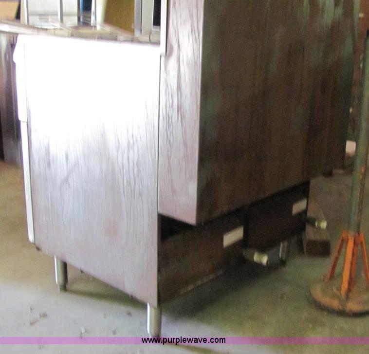 image for item 6300 Beverage Air refrigerator