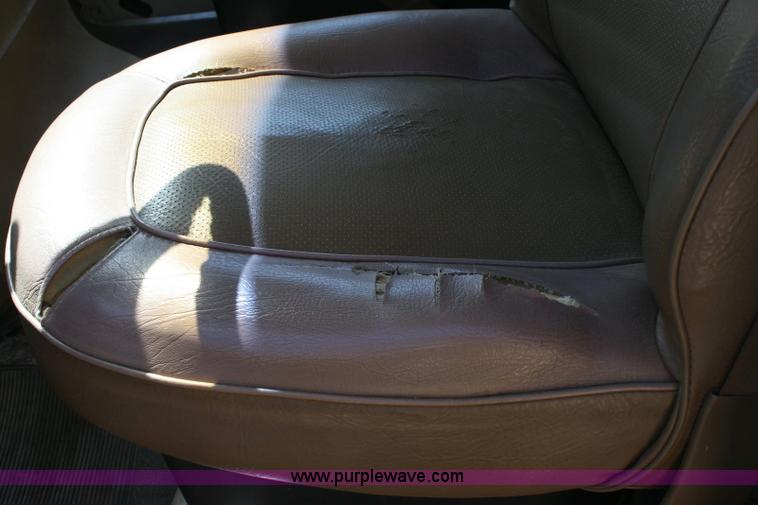 image for item 6331 1990 Ford E350 van