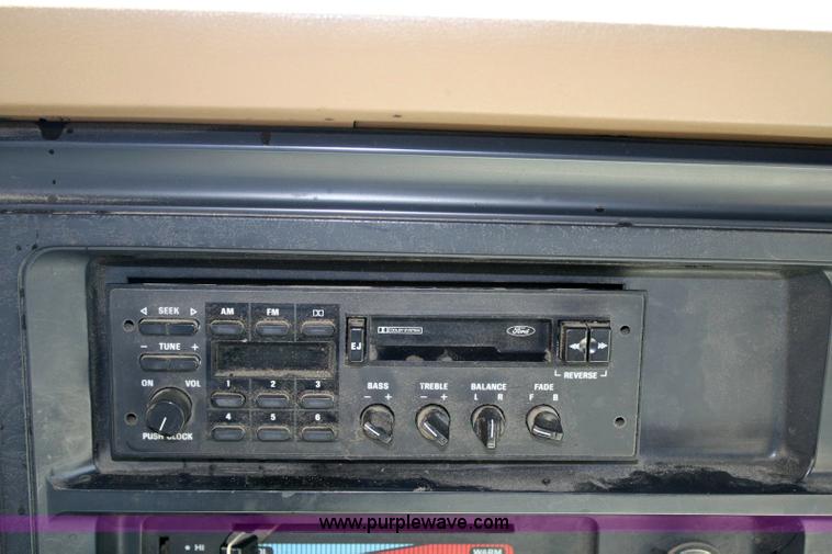 image for item 6331 1990 Ford E350 van