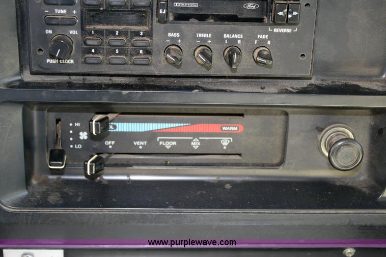 image for item 6331 1990 Ford E350 van