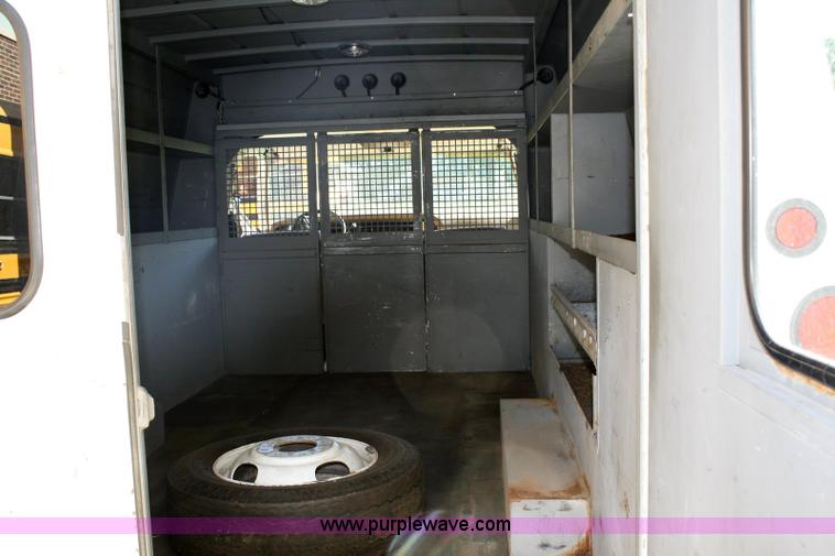 image for item 6331 1990 Ford E350 van