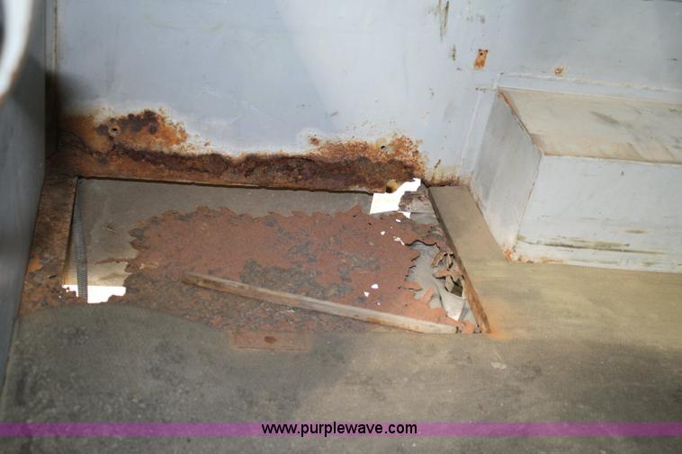 image for item 6331 1990 Ford E350 van