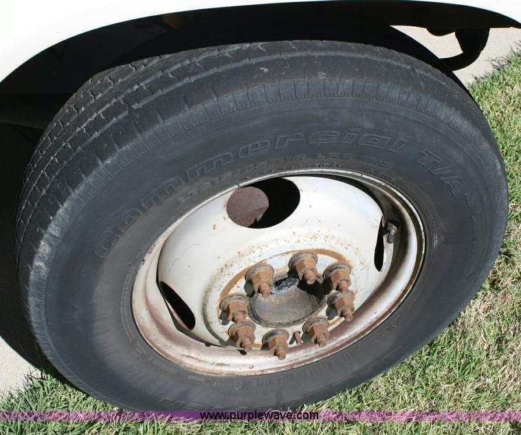 image for item 6331 1990 Ford E350 van