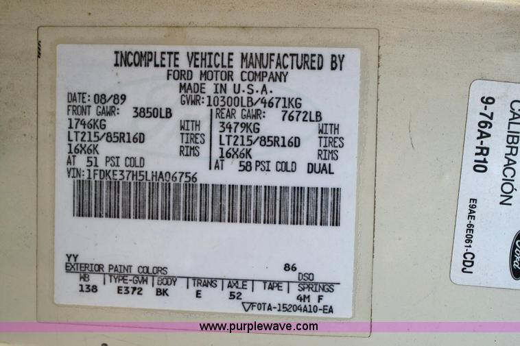 image for item 6331 1990 Ford E350 van