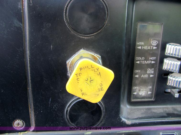 image for item 6686 1988 GMC Brigadier fire truck