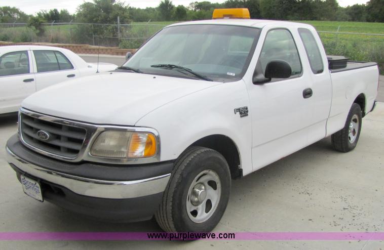 image for item 7250 2000 Ford F150 XL extended cab pickup