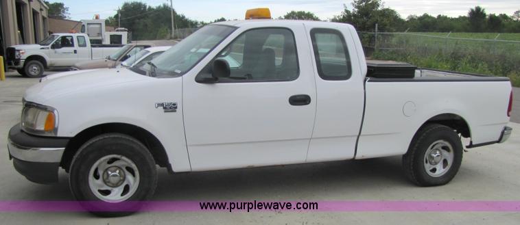 image for item 7250 2000 Ford F150 XL extended cab pickup