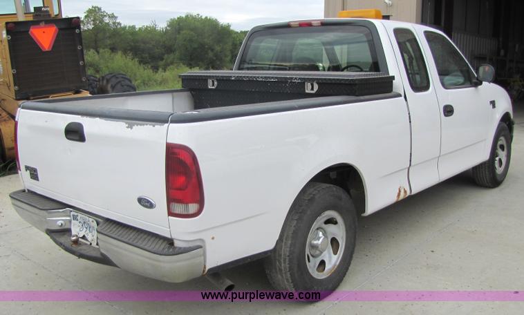 image for item 7250 2000 Ford F150 XL extended cab pickup