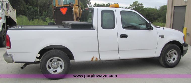 image for item 7250 2000 Ford F150 XL extended cab pickup