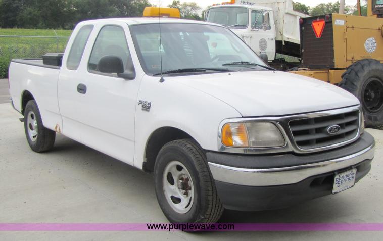 image for item 7250 2000 Ford F150 XL extended cab pickup