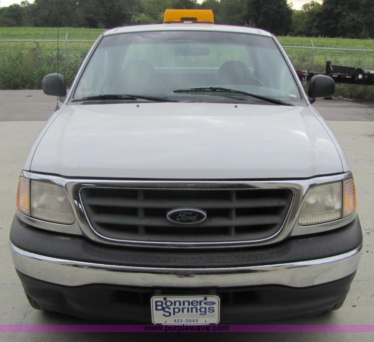 image for item 7250 2000 Ford F150 XL extended cab pickup