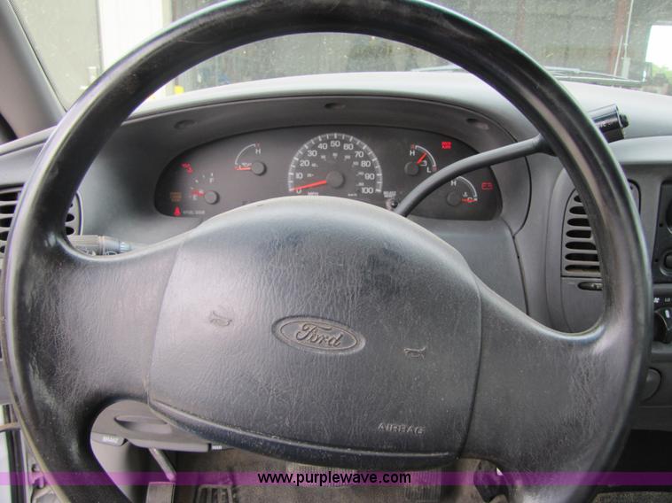 image for item 7250 2000 Ford F150 XL extended cab pickup