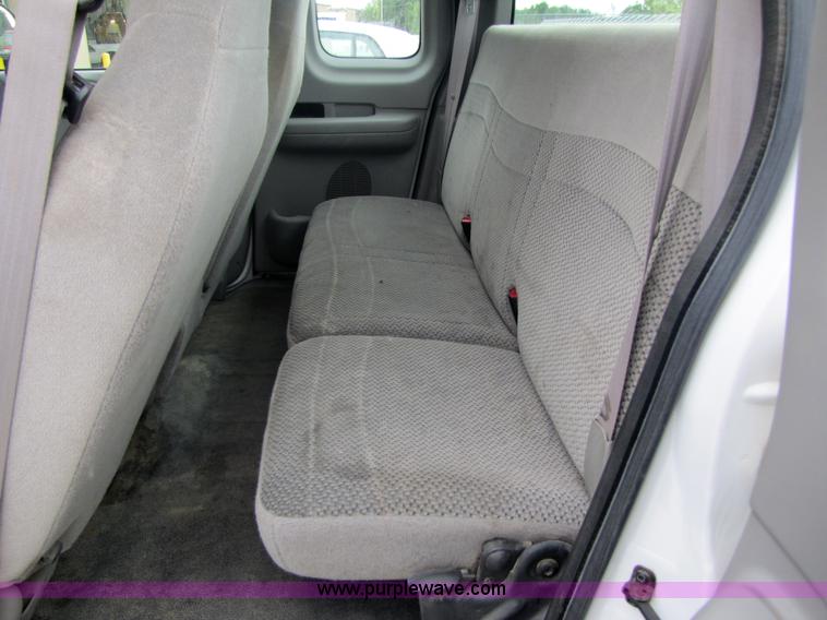 image for item 7250 2000 Ford F150 XL extended cab pickup