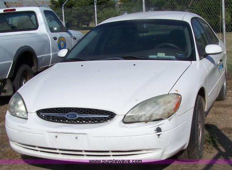 image for item 7280 2002 Ford Taurus SE