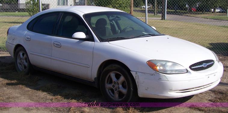 image for item 7280 2002 Ford Taurus SE