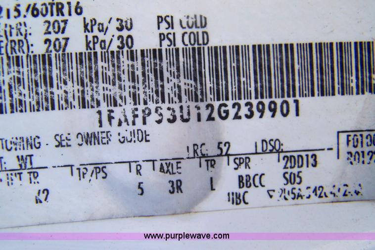 image for item 7280 2002 Ford Taurus SE