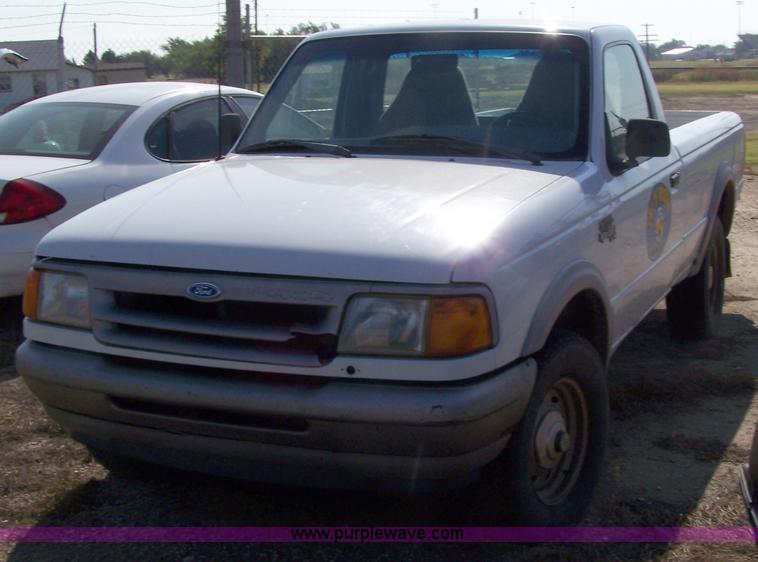 image for item 7281 1993 Ford Ranger pickup truck