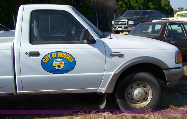 image for item 7281 1993 Ford Ranger pickup truck