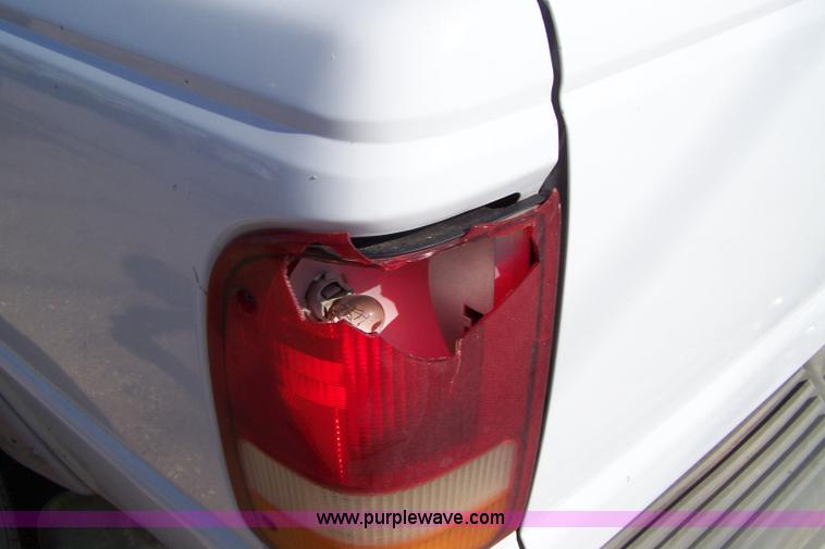 image for item 7281 1993 Ford Ranger pickup truck