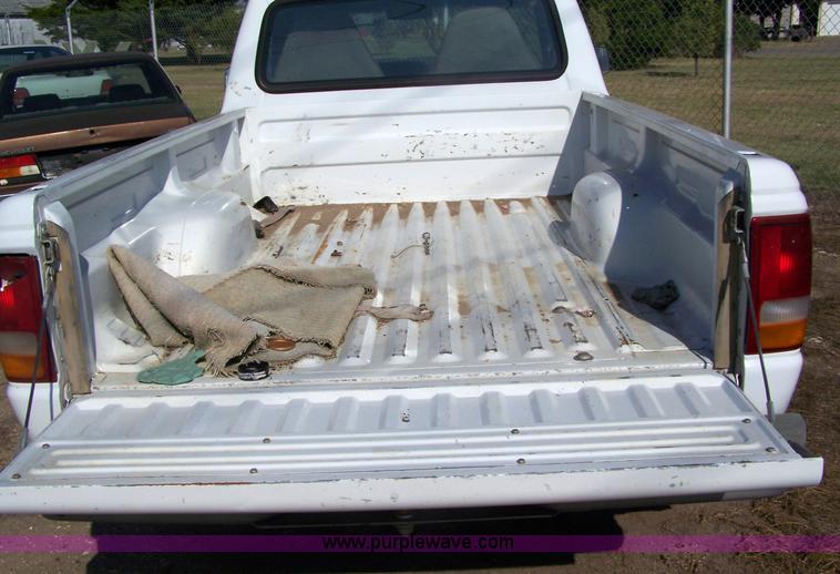 image for item 7281 1993 Ford Ranger pickup truck