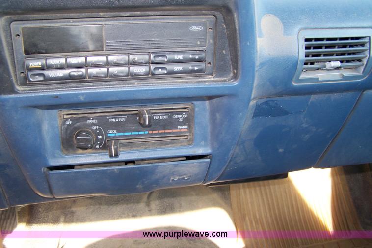 image for item 7281 1993 Ford Ranger pickup truck