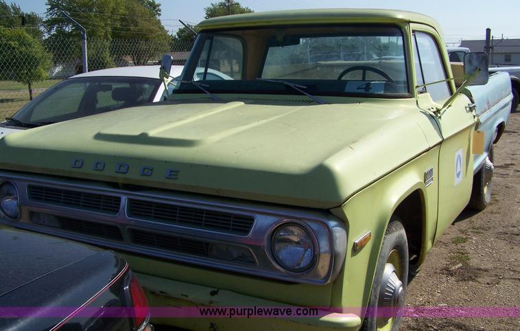 image for item 7282 1971 Dodge pickup truck