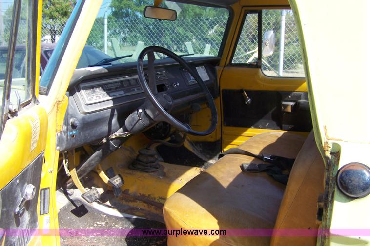 image for item 7282 1971 Dodge pickup truck