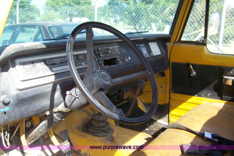 image for item 7282 1971 Dodge pickup truck