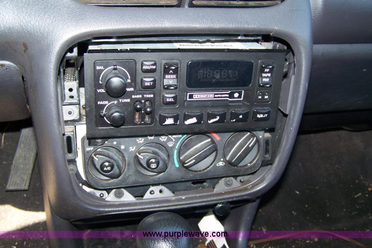 image for item 7283 2000 Dodge Stratus SE