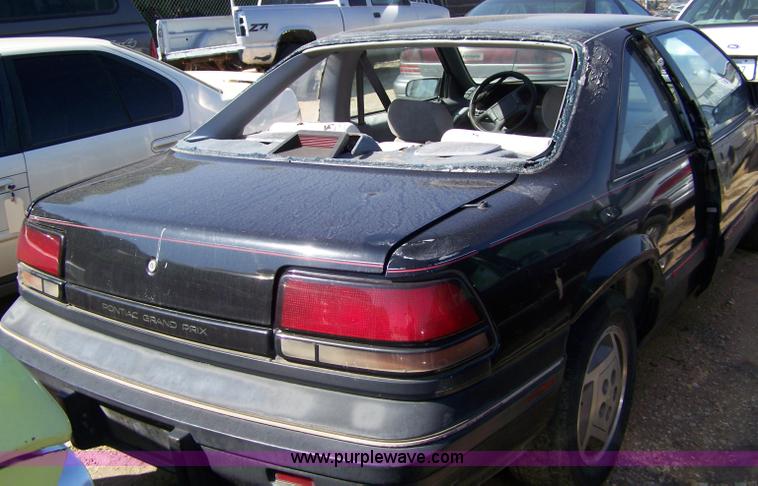 image for item 7285 1990 Pontiac Grand Prix LE