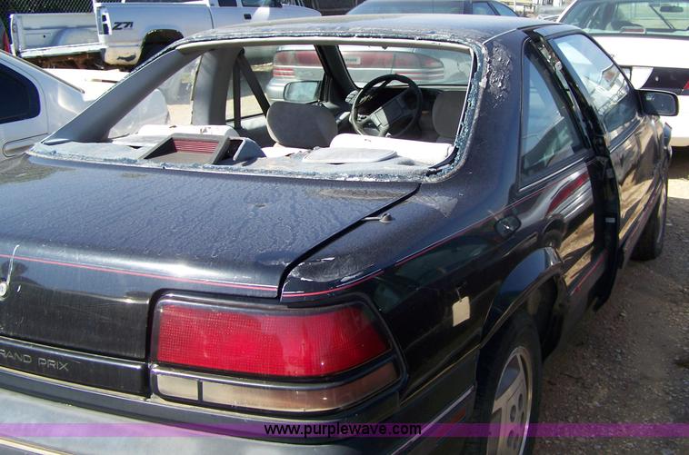 image for item 7285 1990 Pontiac Grand Prix LE